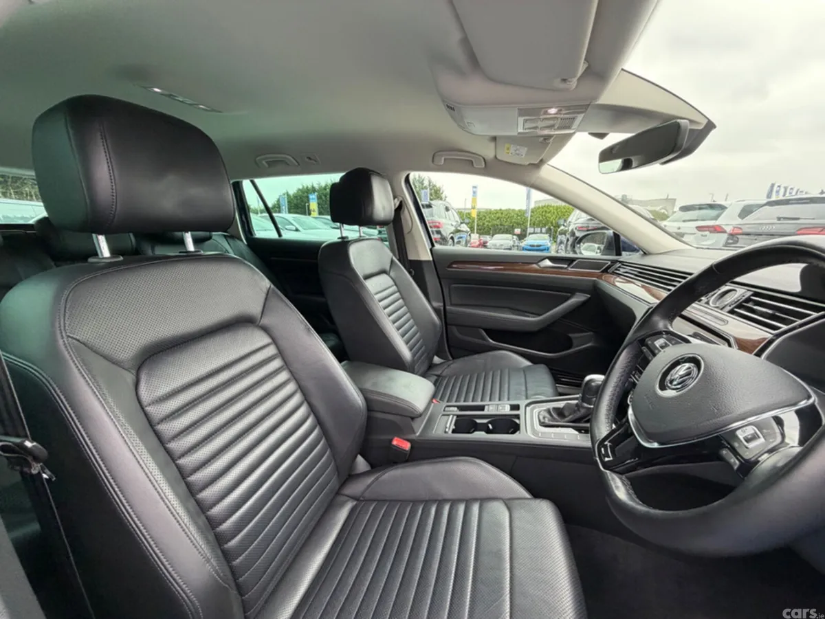 Volkswagen Passat Estate, Diesel, 2019, Blue