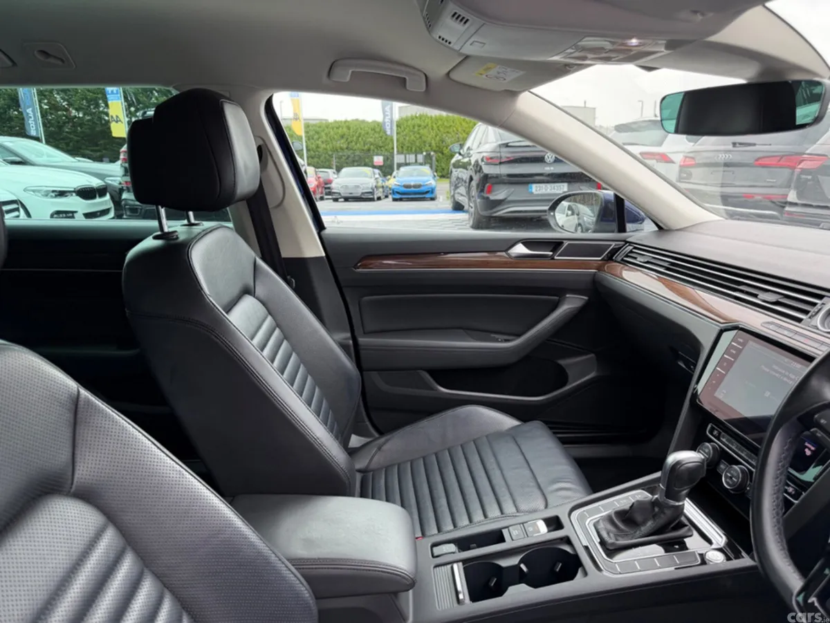 Volkswagen Passat Estate, Diesel, 2019, Blue