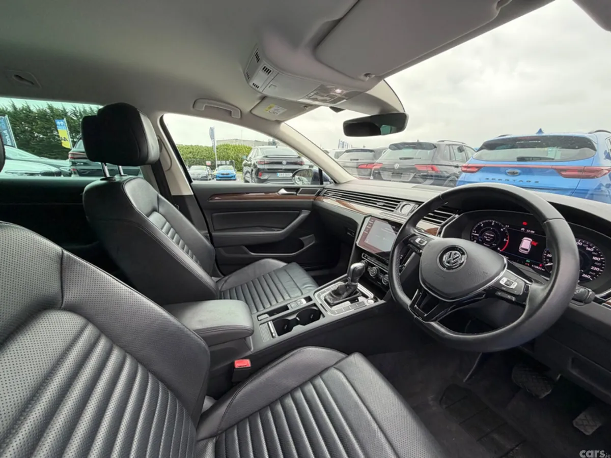 Volkswagen Passat Estate, Diesel, 2019, Blue