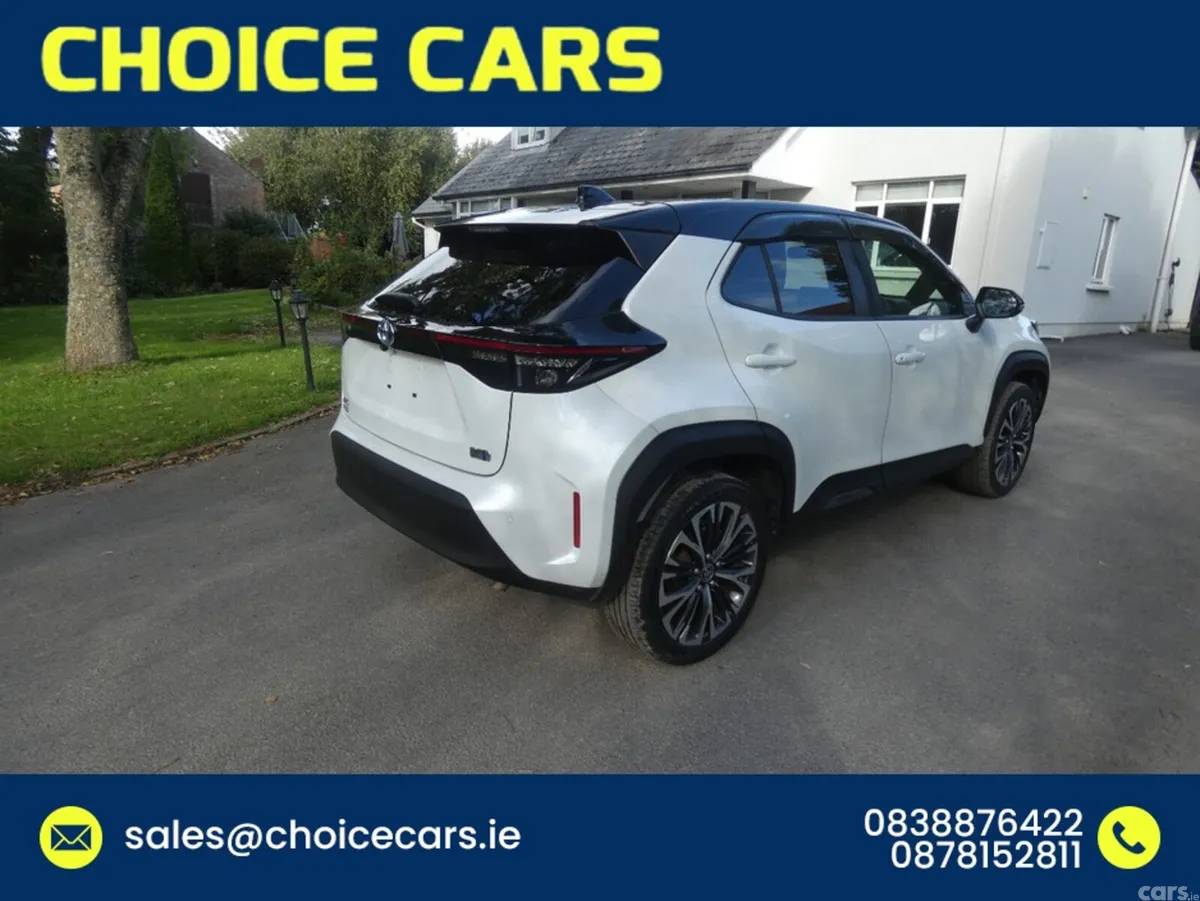 Toyota Yaris Cross Hatchback, Petrol Hybrid, 2023, White