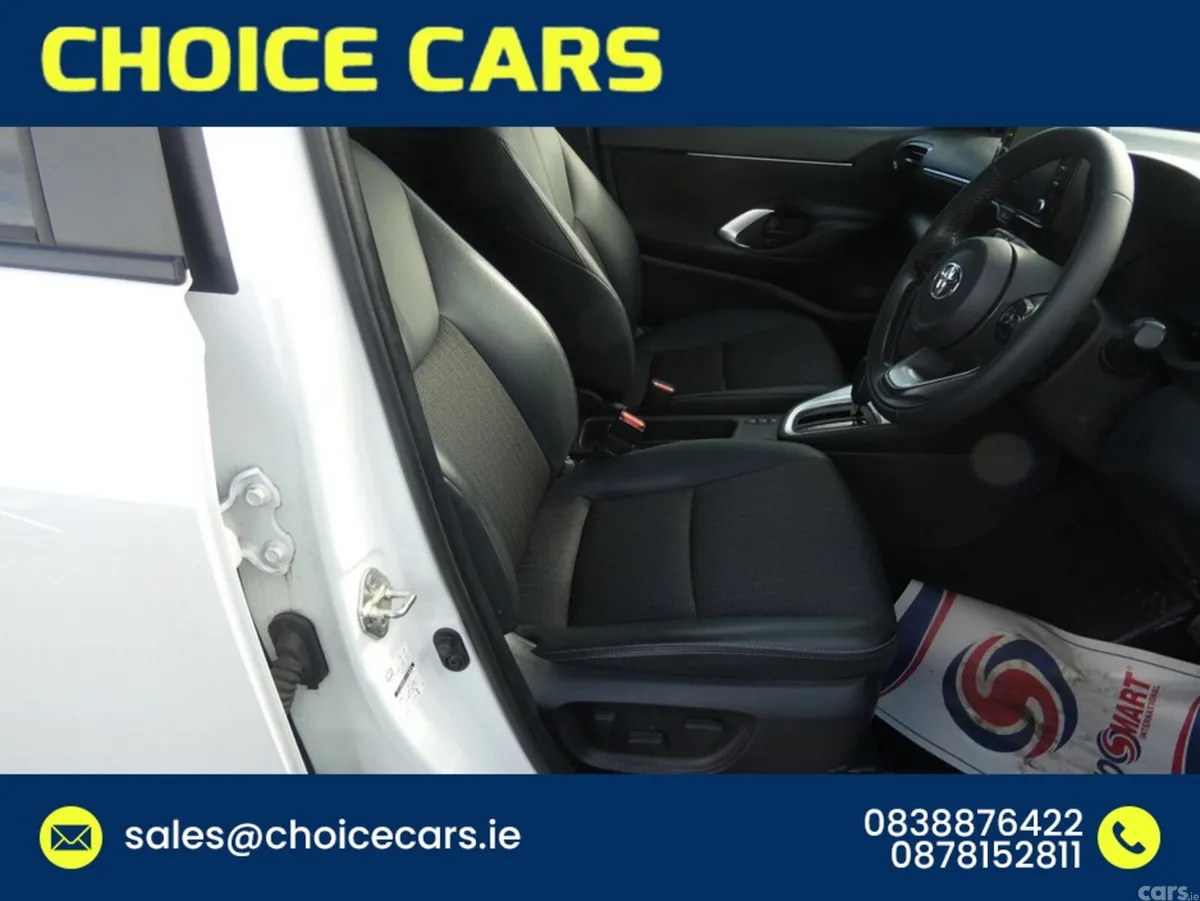 Toyota Yaris Cross Hatchback, Petrol Hybrid, 2023, White