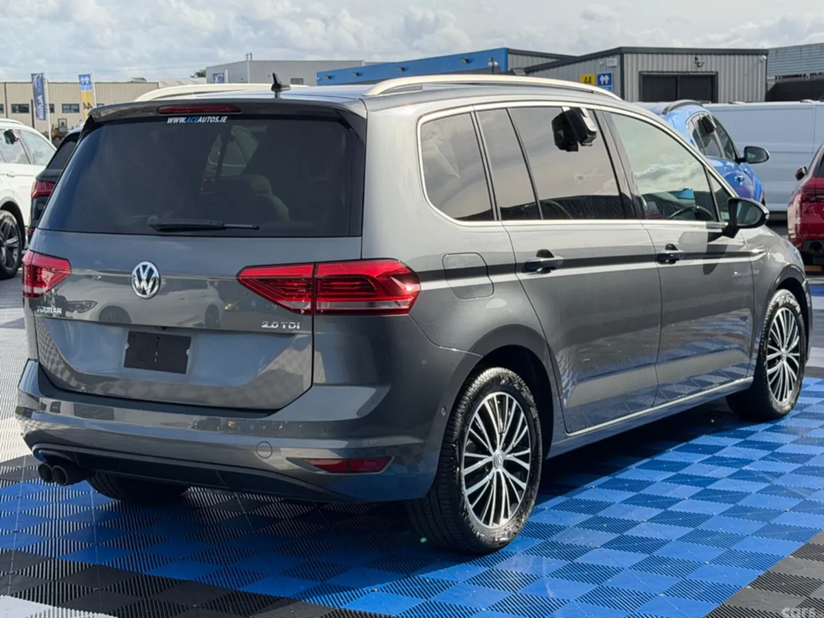 Volkswagen Touran MPV, Diesel, 2018, Grey