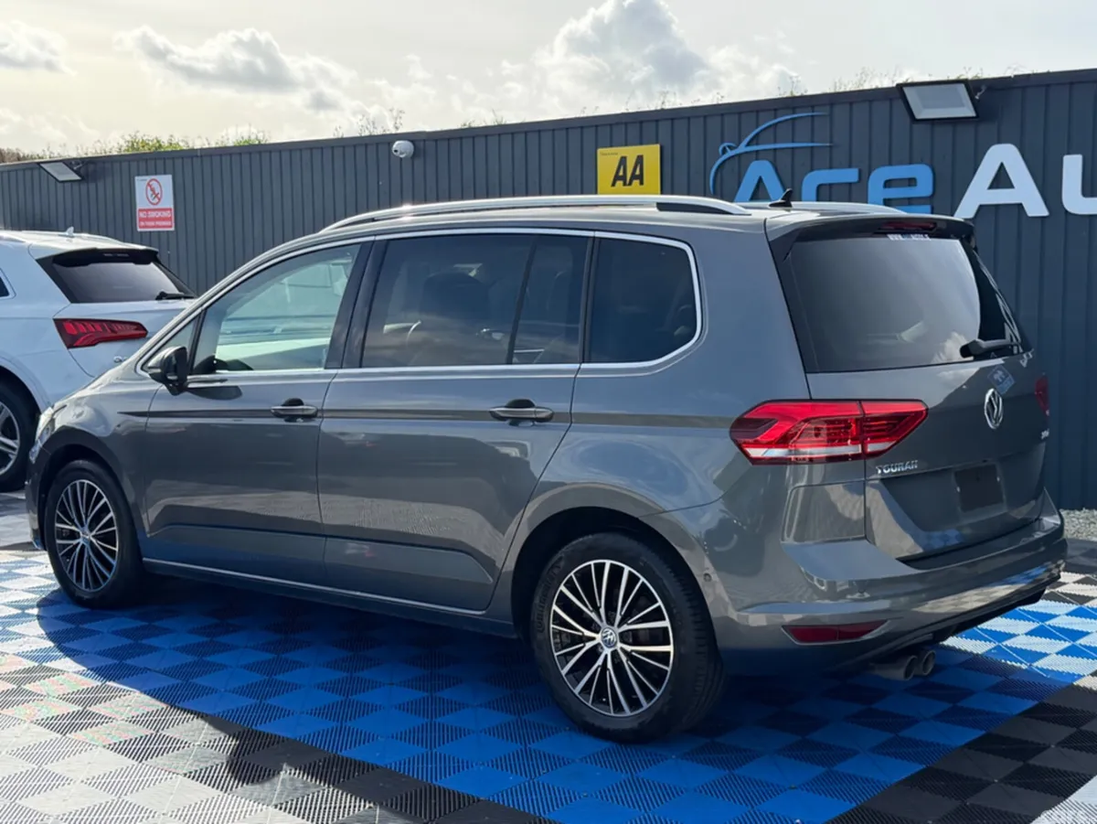 Volkswagen Touran MPV, Diesel, 2018, Grey