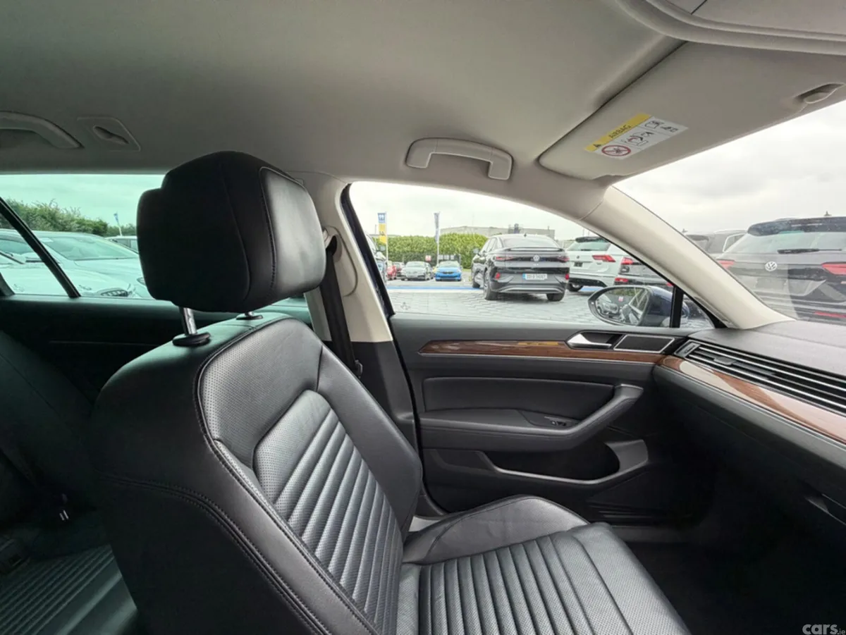 Volkswagen Passat Estate, Diesel, 2019, Blue