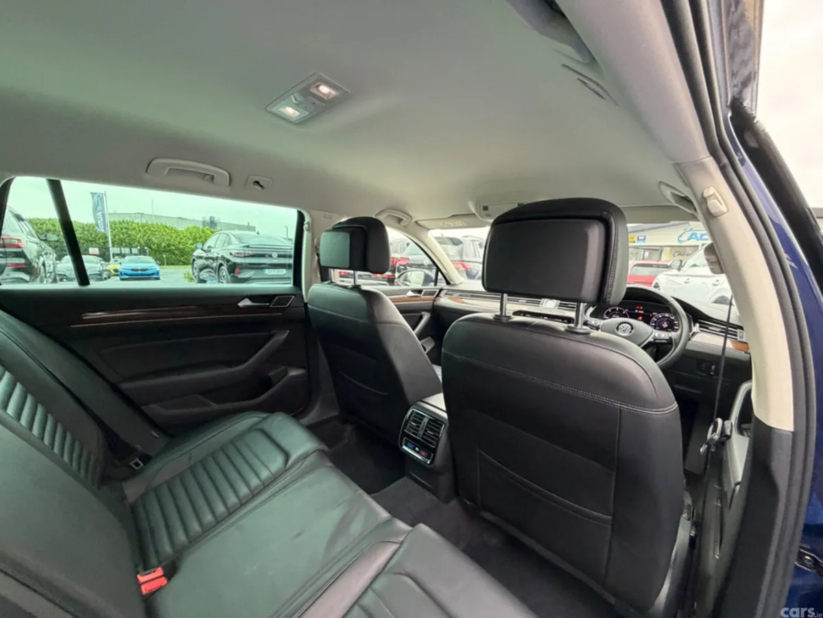 Volkswagen Passat Estate, Diesel, 2019, Blue