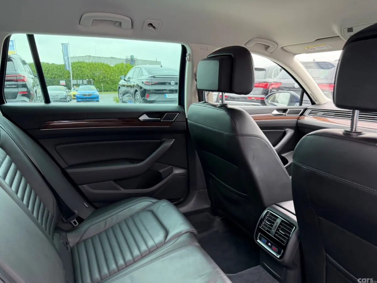 Volkswagen Passat Estate, Diesel, 2019, Blue