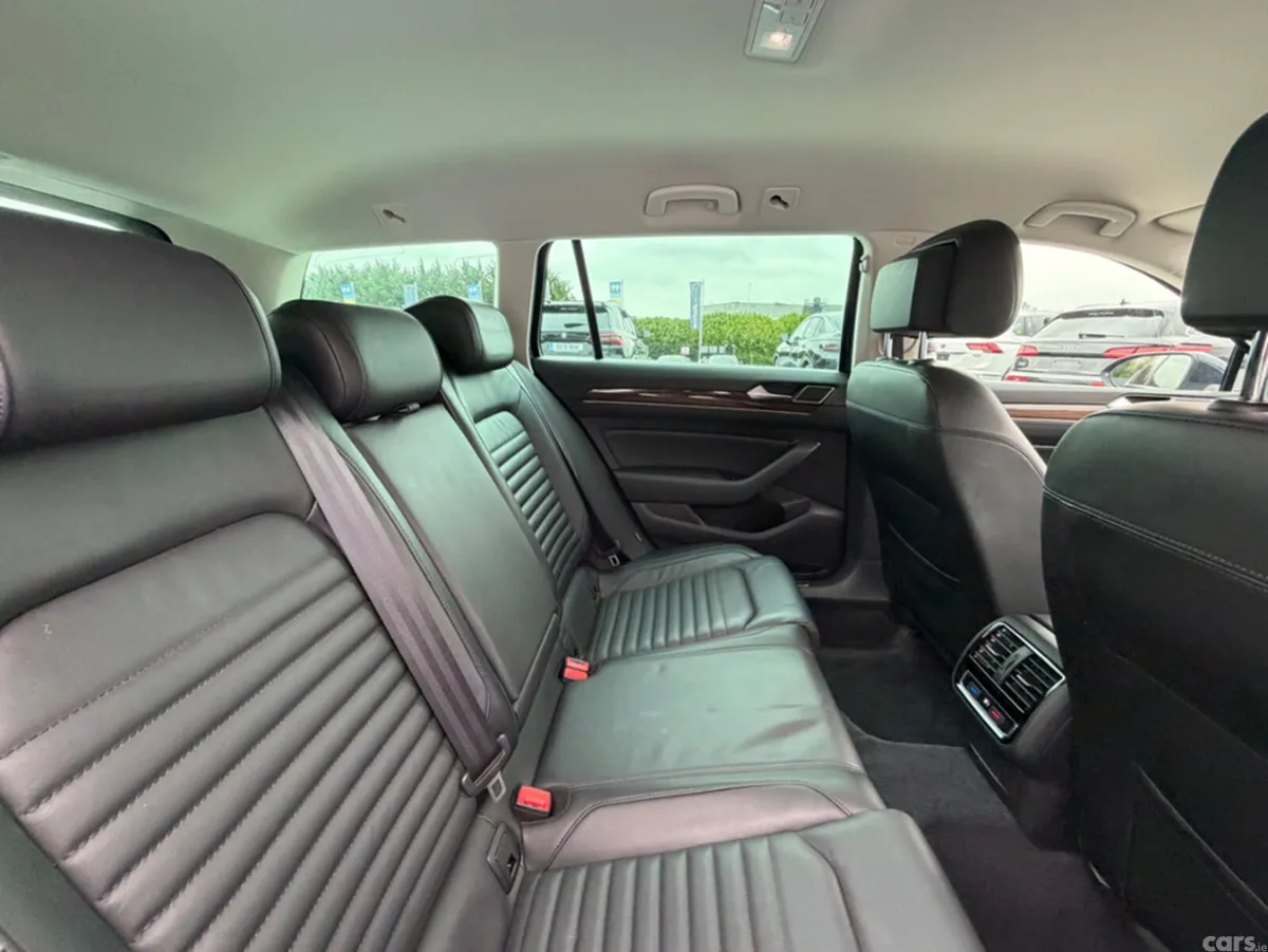 Volkswagen Passat Estate, Diesel, 2019, Blue