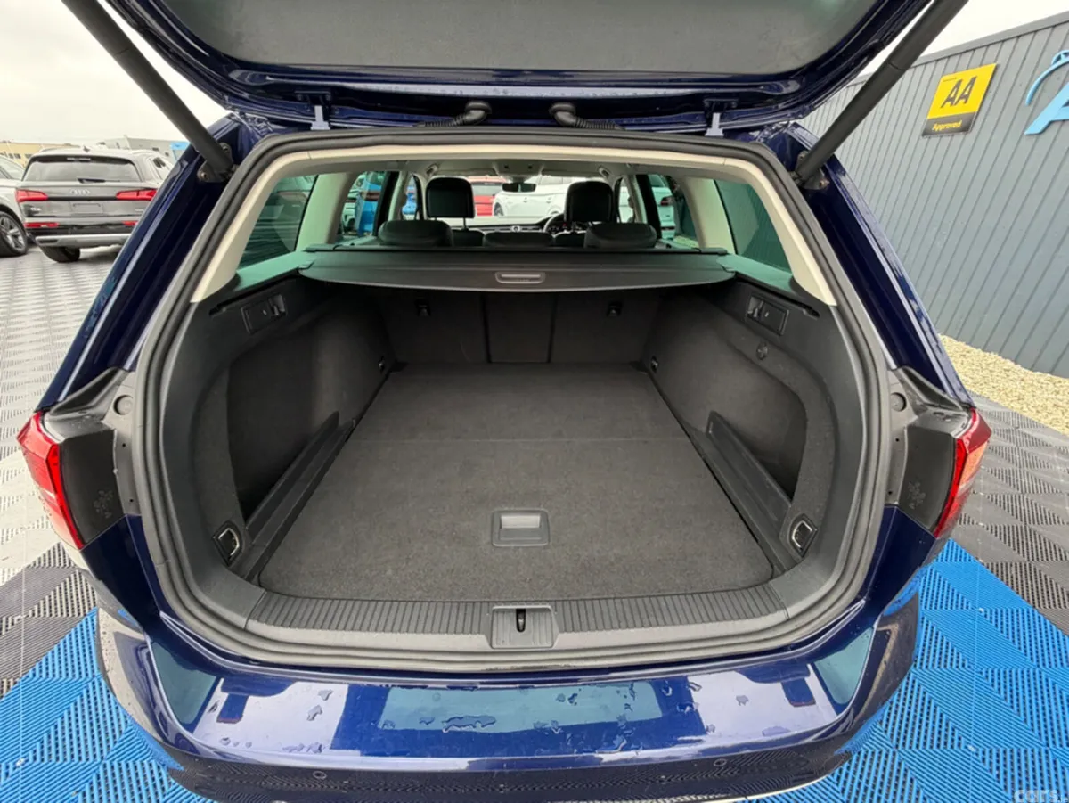 Volkswagen Passat Estate, Diesel, 2019, Blue