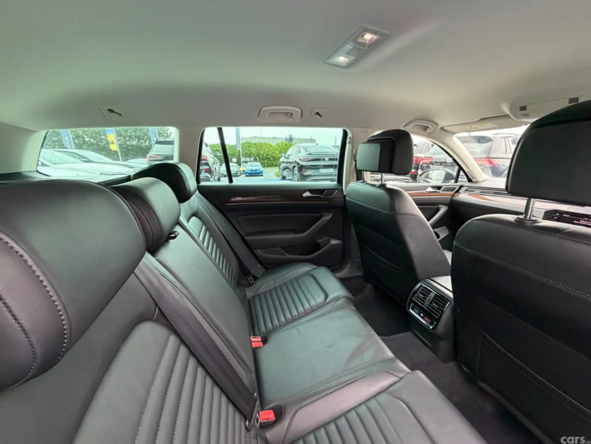 Volkswagen Passat Estate, Diesel, 2019, Blue