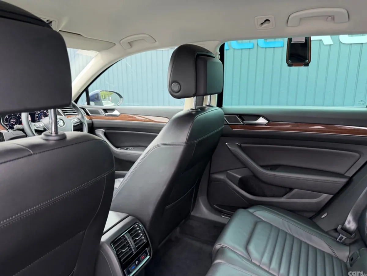 Volkswagen Passat Estate, Diesel, 2019, Blue