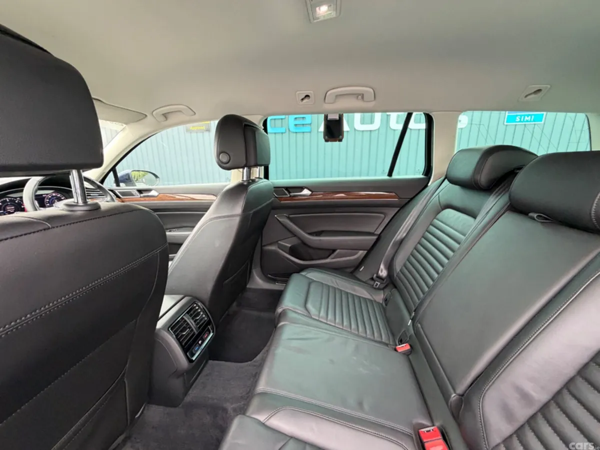 Volkswagen Passat Estate, Diesel, 2019, Blue