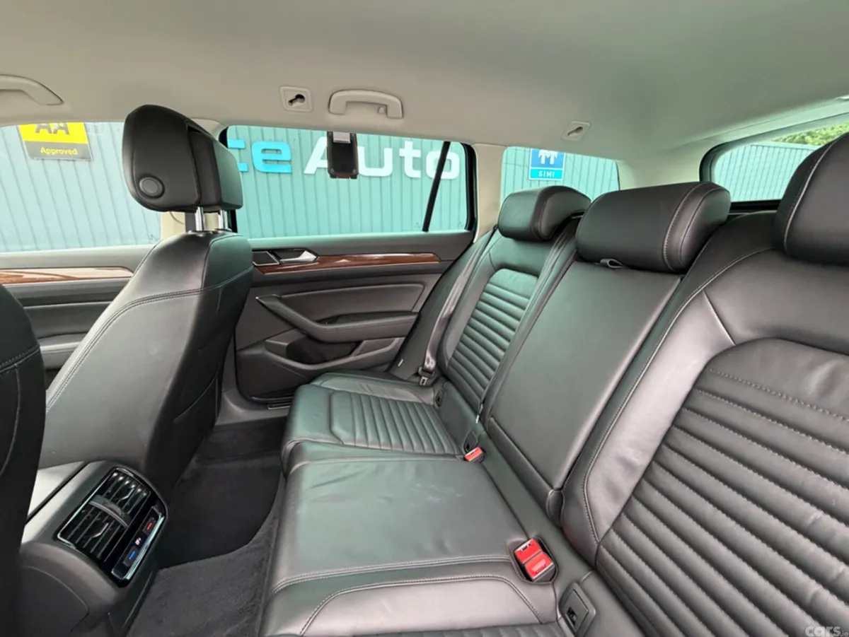 Volkswagen Passat Estate, Diesel, 2019, Blue