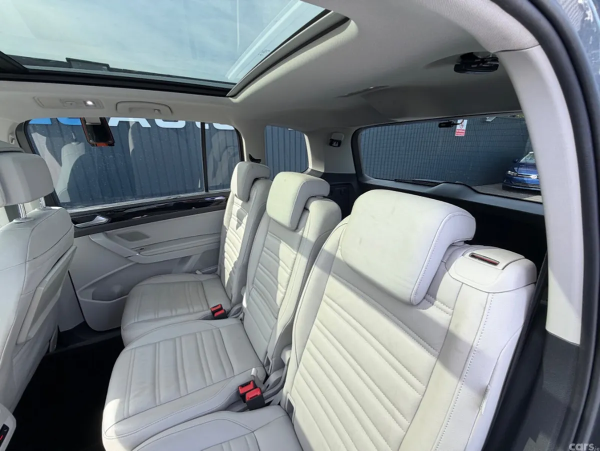 Volkswagen Touran MPV, Diesel, 2018, Grey