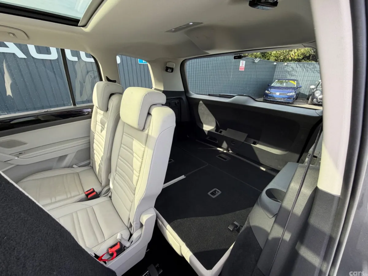 Volkswagen Touran MPV, Diesel, 2018, Grey
