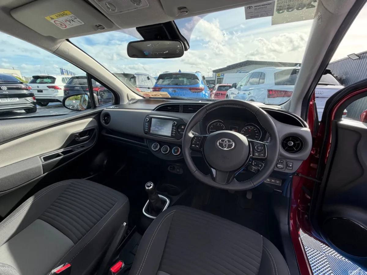Toyota Yaris Hatchback, Petrol, 2018, Red