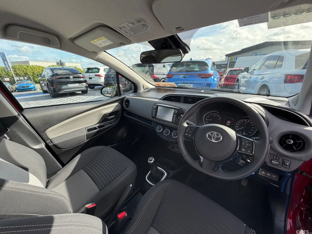 Toyota Yaris Hatchback, Petrol, 2018, Red
