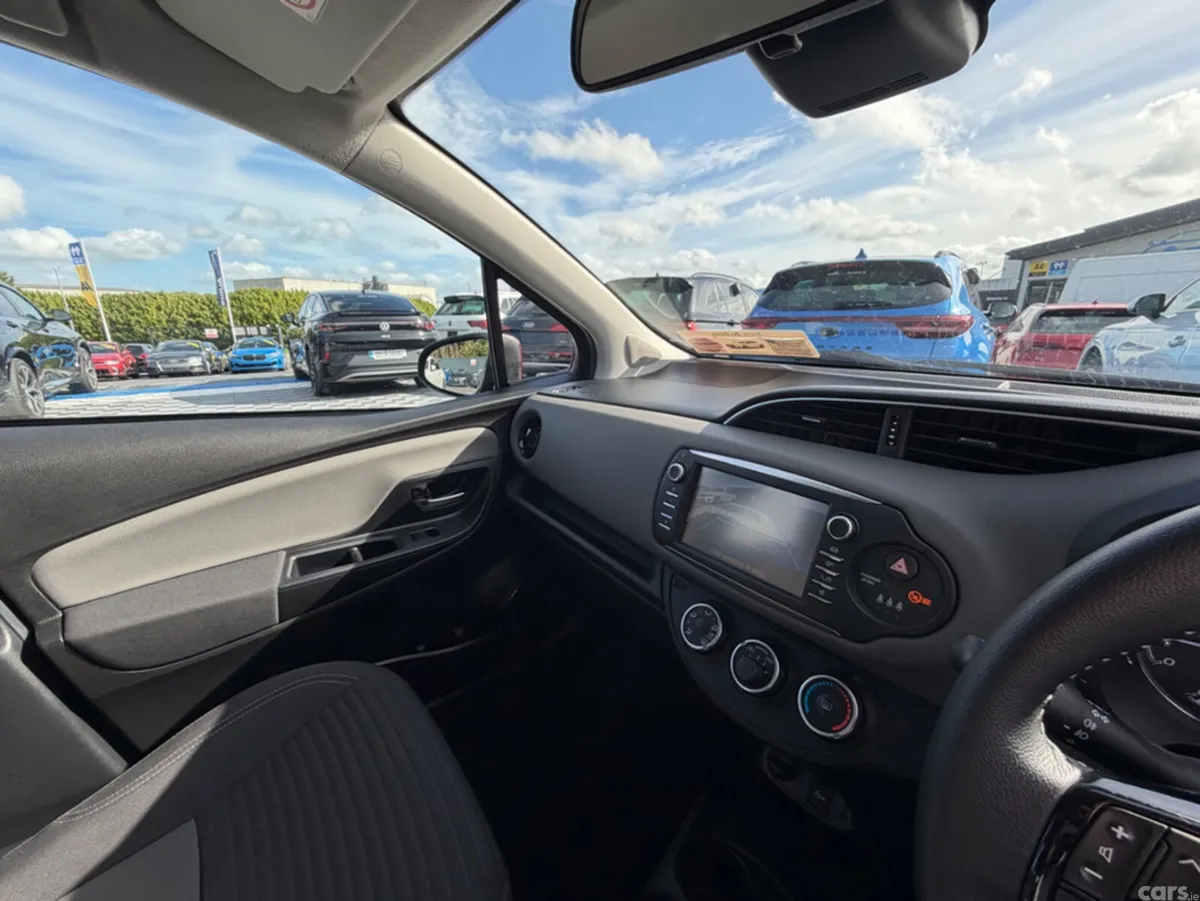 Toyota Yaris Hatchback, Petrol, 2018, Red