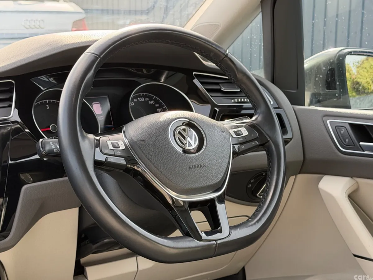 Volkswagen Touran MPV, Diesel, 2018, Grey