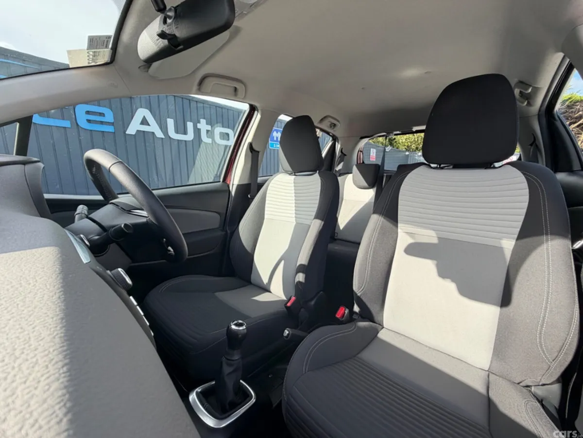 Toyota Yaris Hatchback, Petrol, 2018, Red