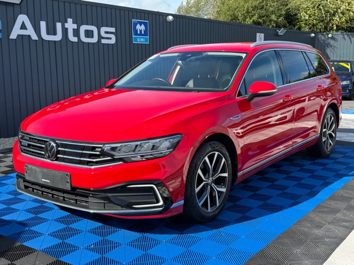 Volkswagen Passat Estate, Petrol Hybrid, 2022, Red