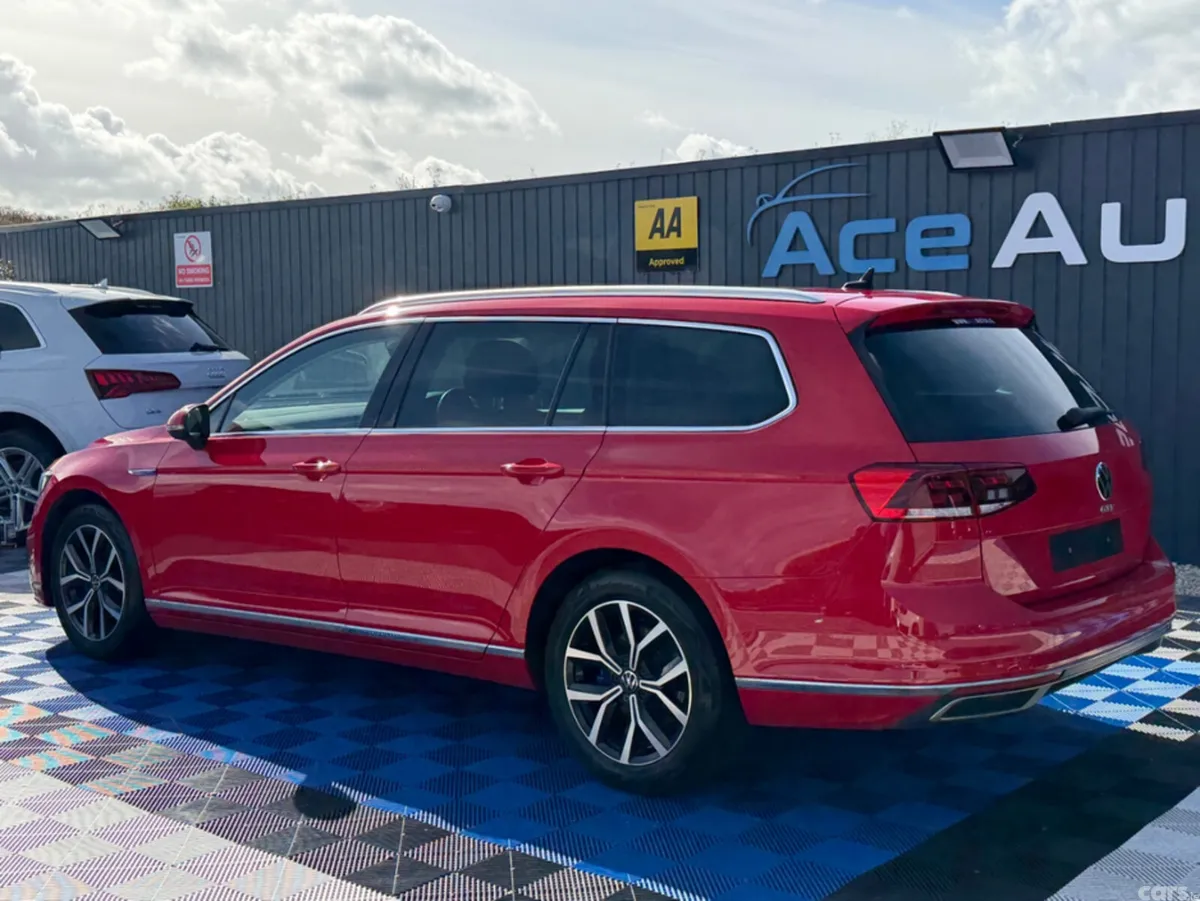 Volkswagen Passat Estate, Petrol Hybrid, 2022, Red