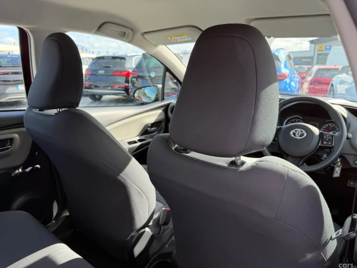 Toyota Yaris Hatchback, Petrol, 2018, Red