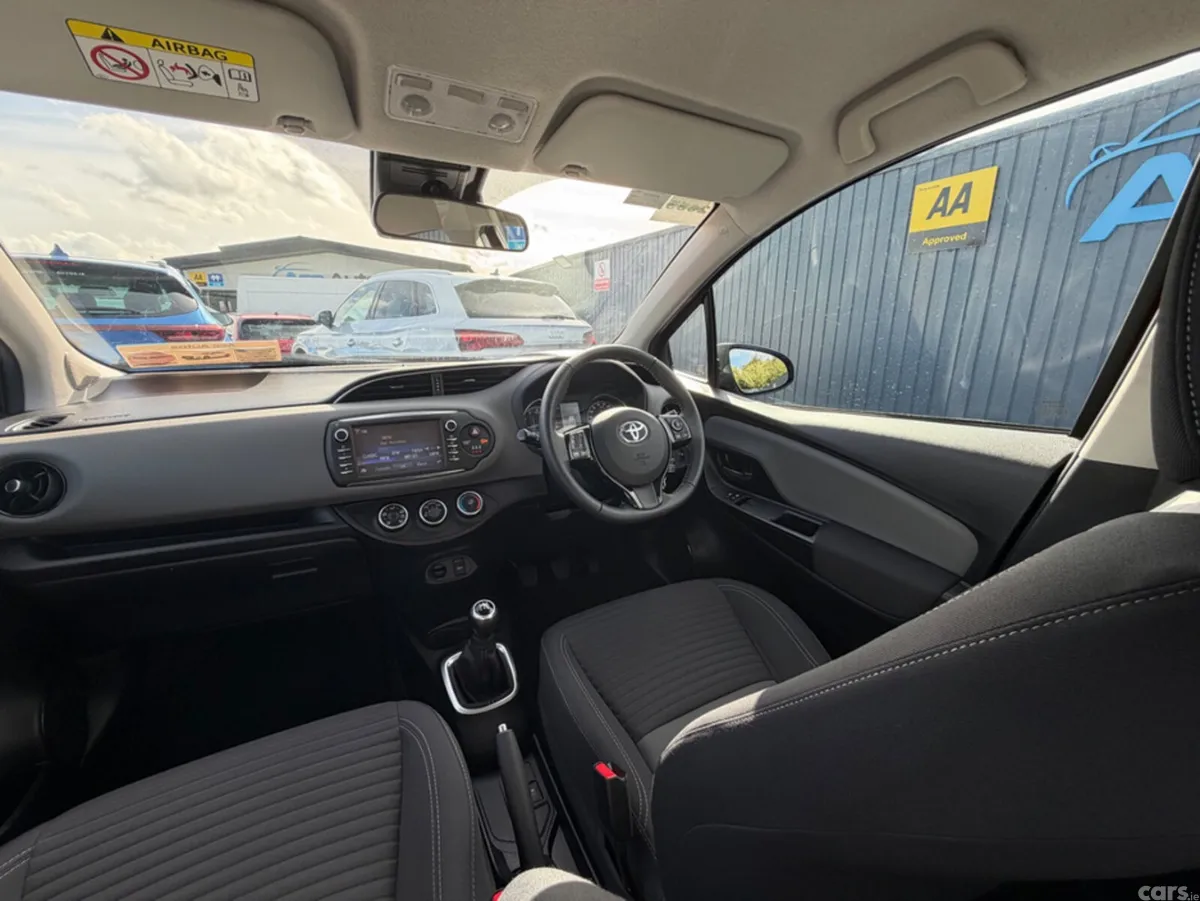 Toyota Yaris Hatchback, Petrol, 2018, Red