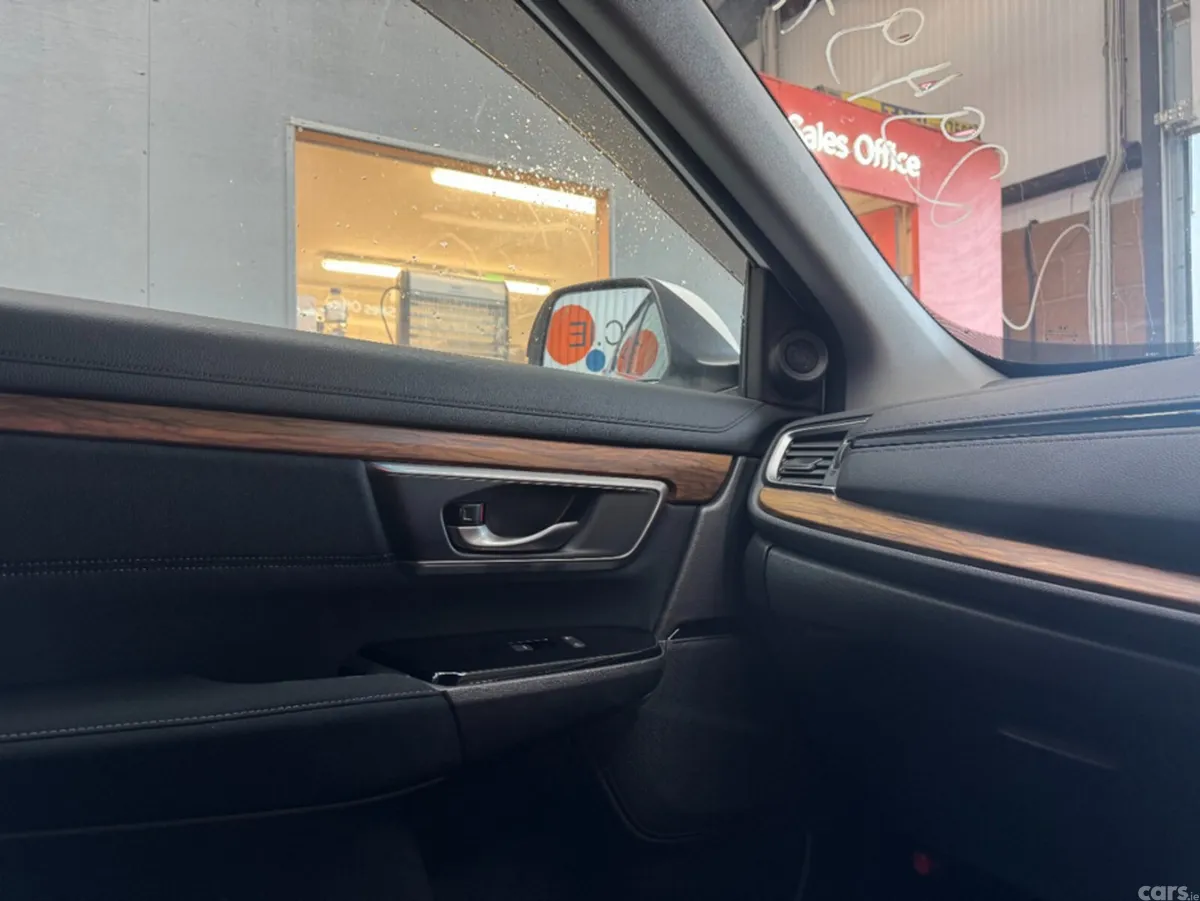Honda CR-V SUV, Petrol Hybrid, 2019, White