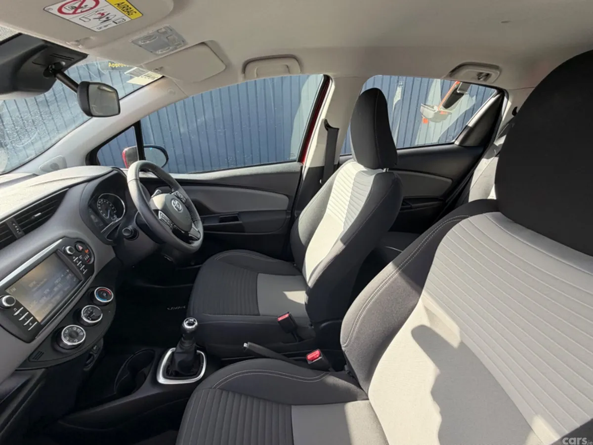 Toyota Yaris Hatchback, Petrol, 2018, Red