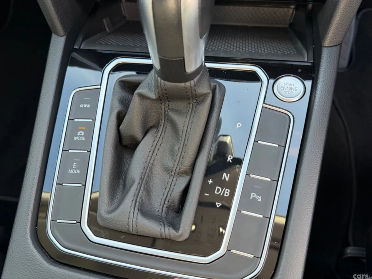Volkswagen Passat Estate, Petrol Hybrid, 2022, Red