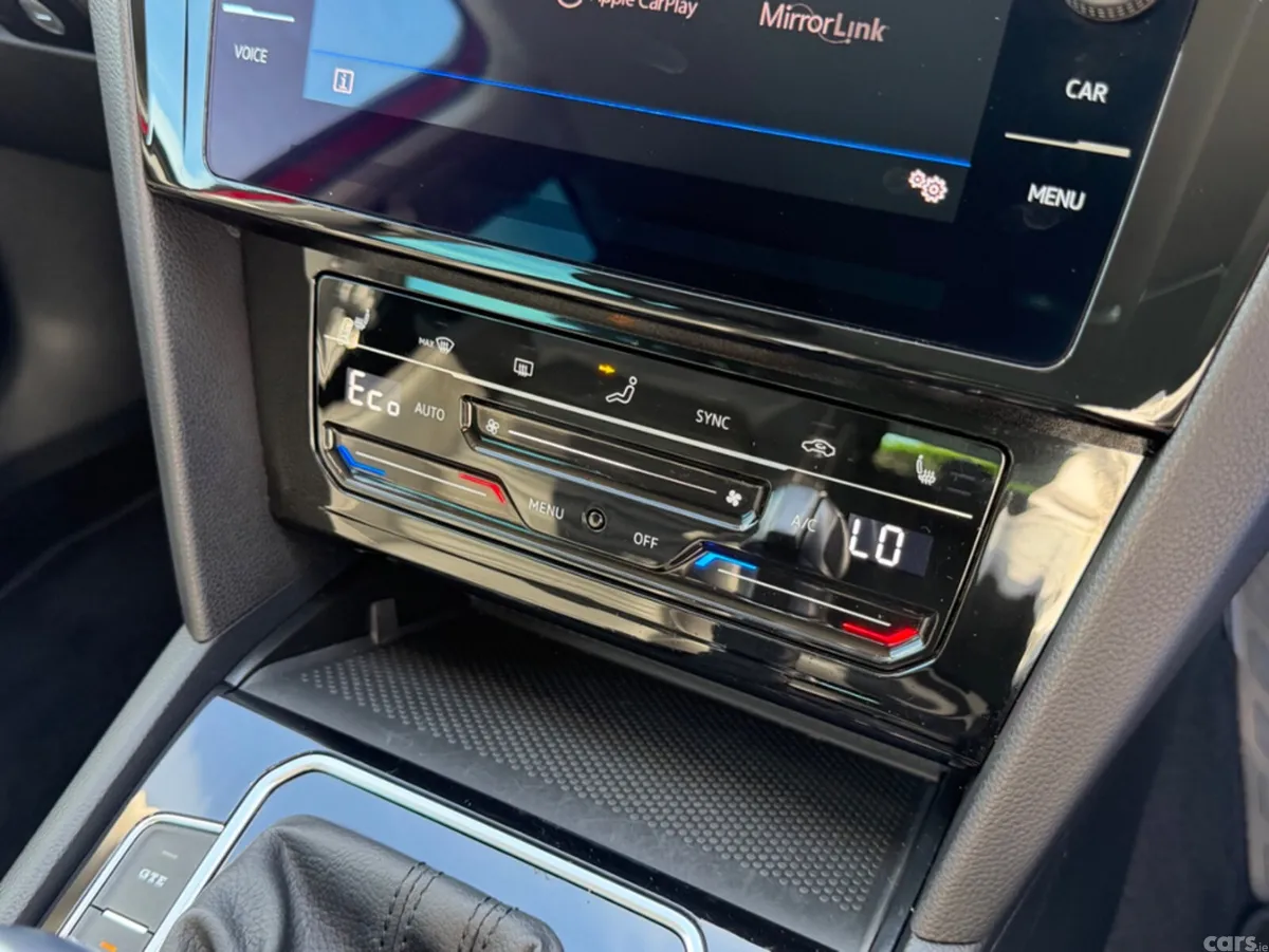 Volkswagen Passat Estate, Petrol Hybrid, 2022, Red