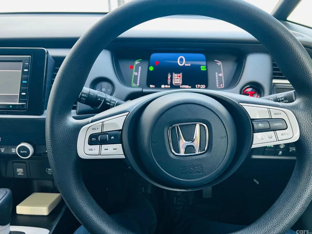 Honda Fit Hatchback, Petrol Hybrid, 2021, Silver