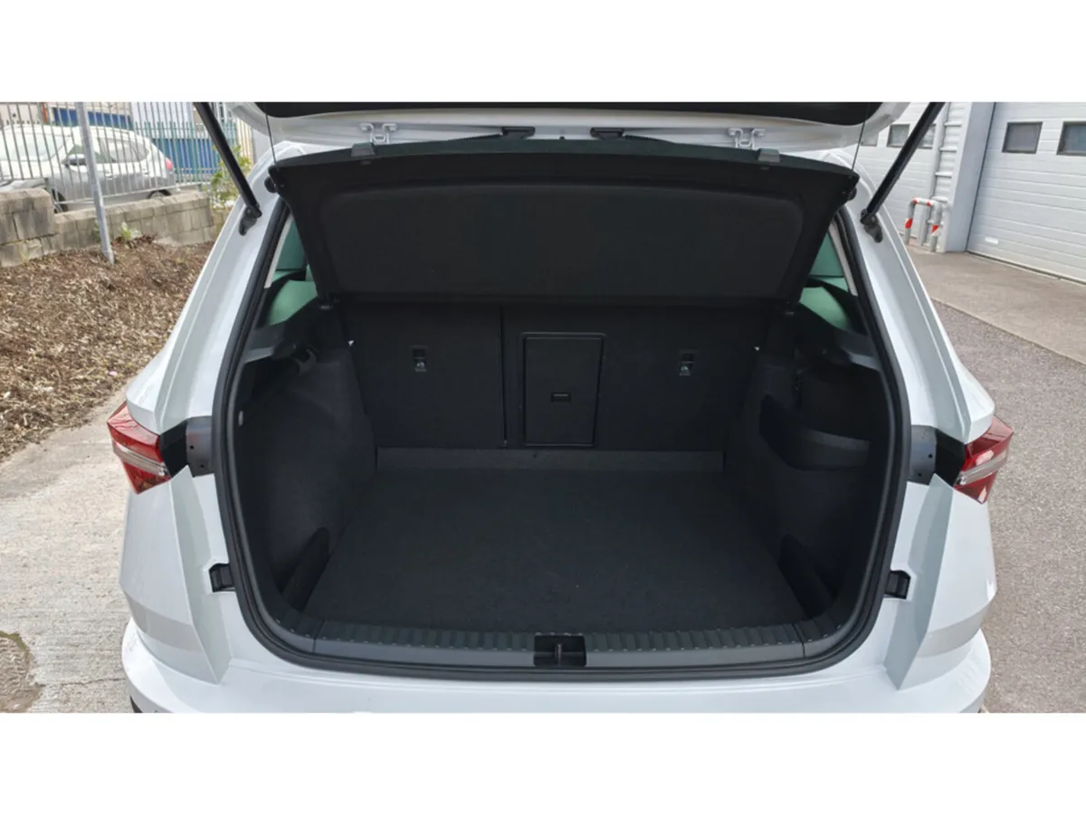 Skoda Karoq SUV, Unknown, 2026, White