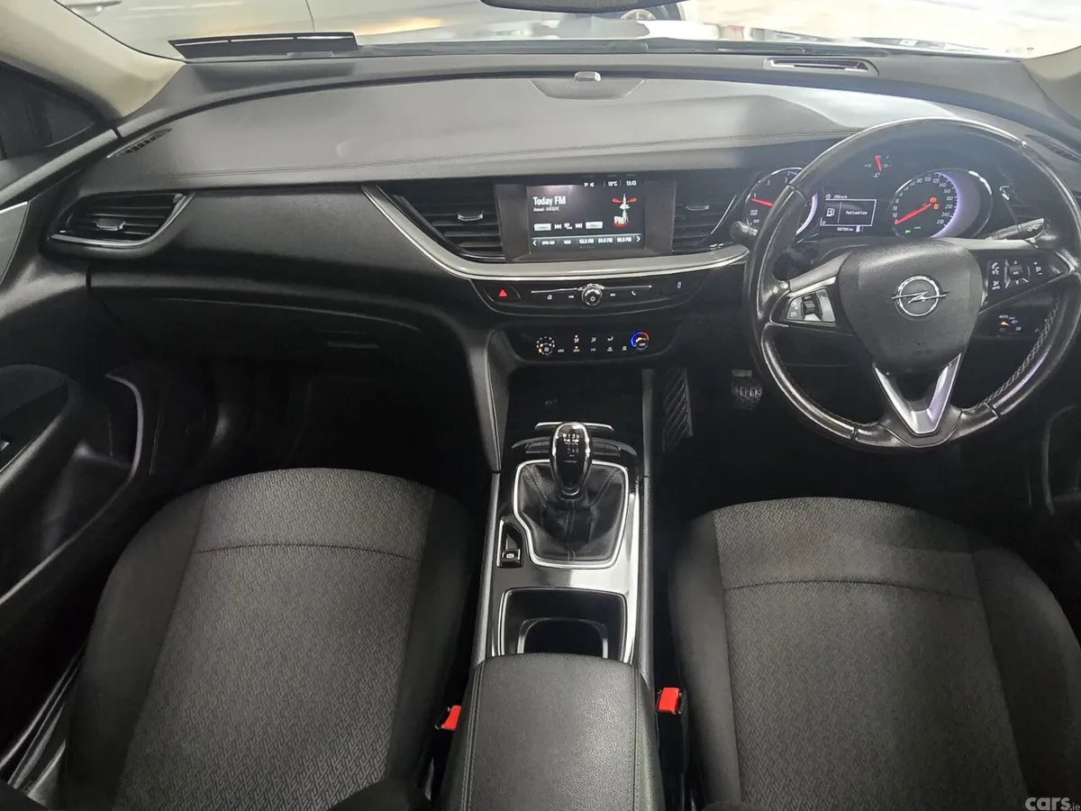 Opel Insignia Hatchback, Diesel, 2019, Grey