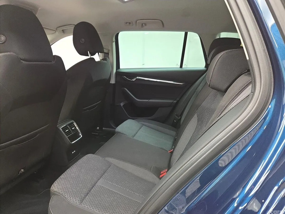 Skoda Octavia Estate, Diesel, 2023, Blue