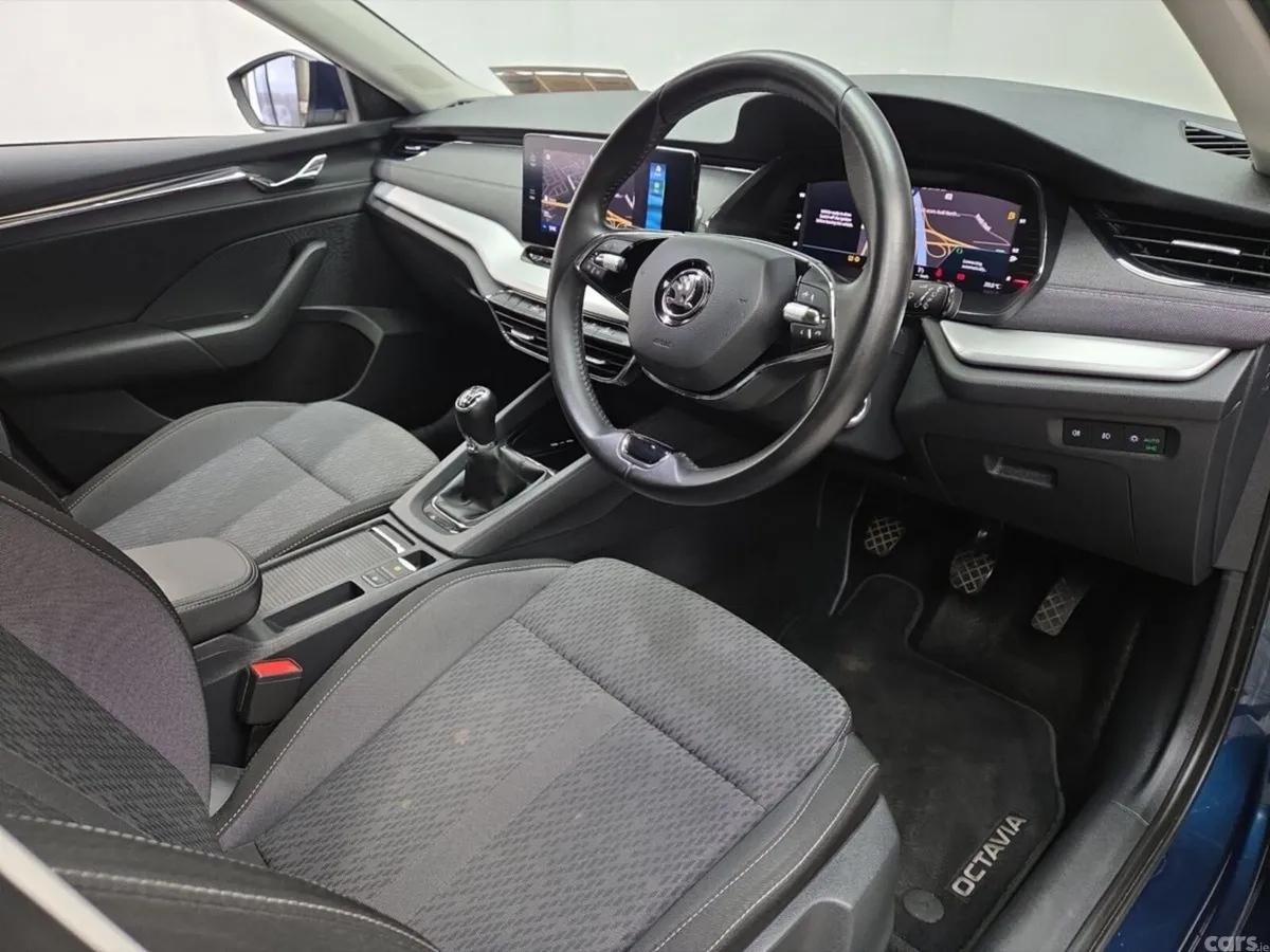 Skoda Octavia Estate, Diesel, 2023, Blue