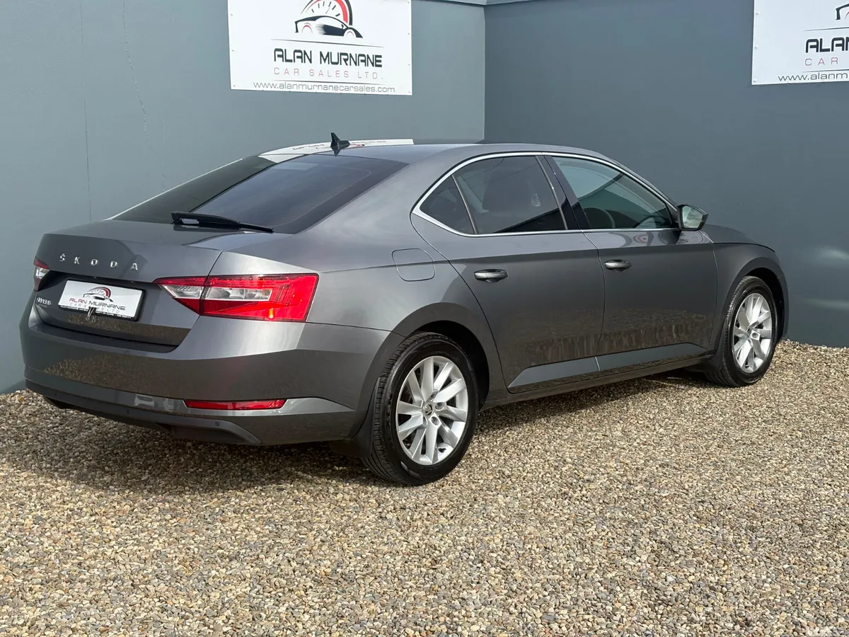 Skoda Superb Saloon, Diesel, 2023, Grey
