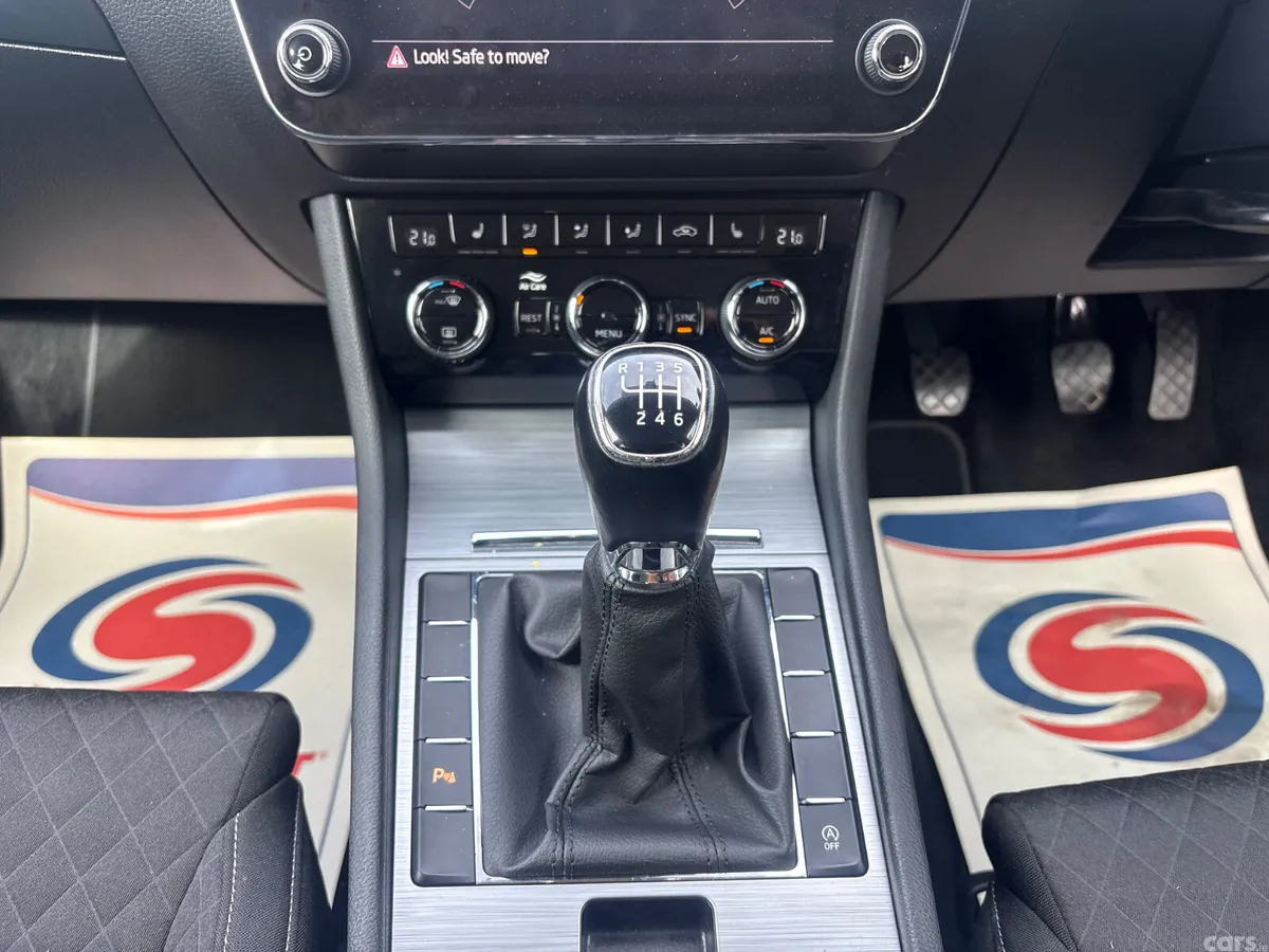 Skoda Superb Saloon, Diesel, 2023, Grey