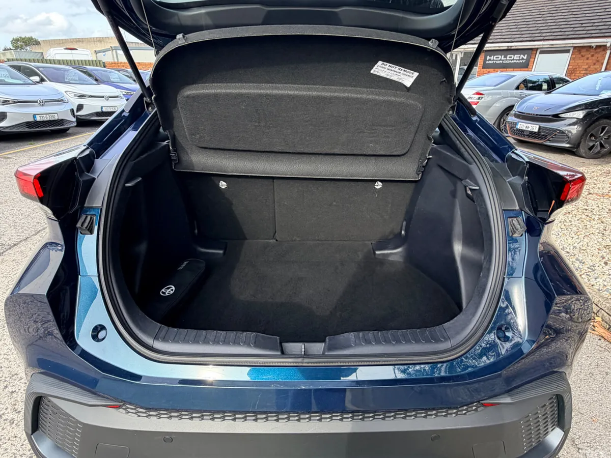 Toyota C-HR Hatchback, Petrol Hybrid, 2024, Blue