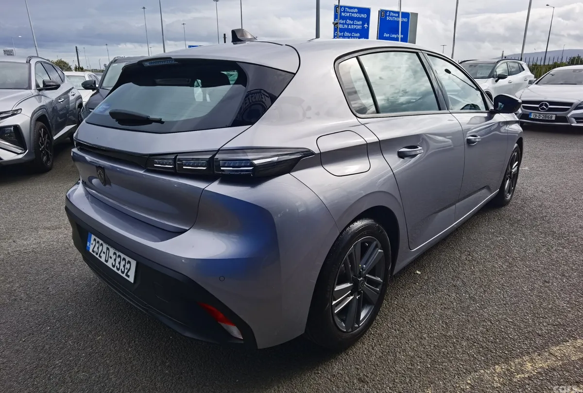 Peugeot 308 Hatchback, Petrol, 2023, Grey