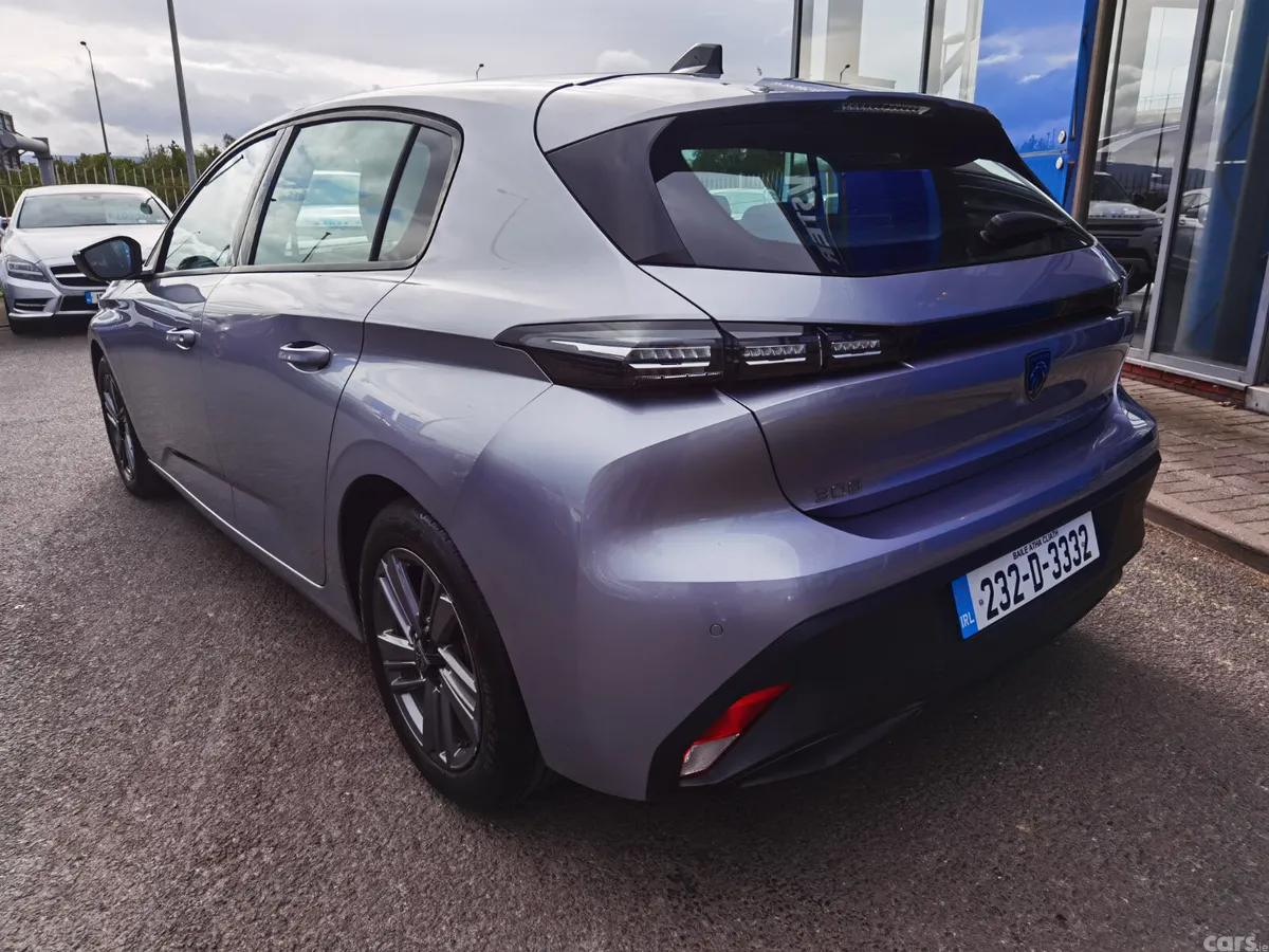 Peugeot 308 Hatchback, Petrol, 2023, Grey