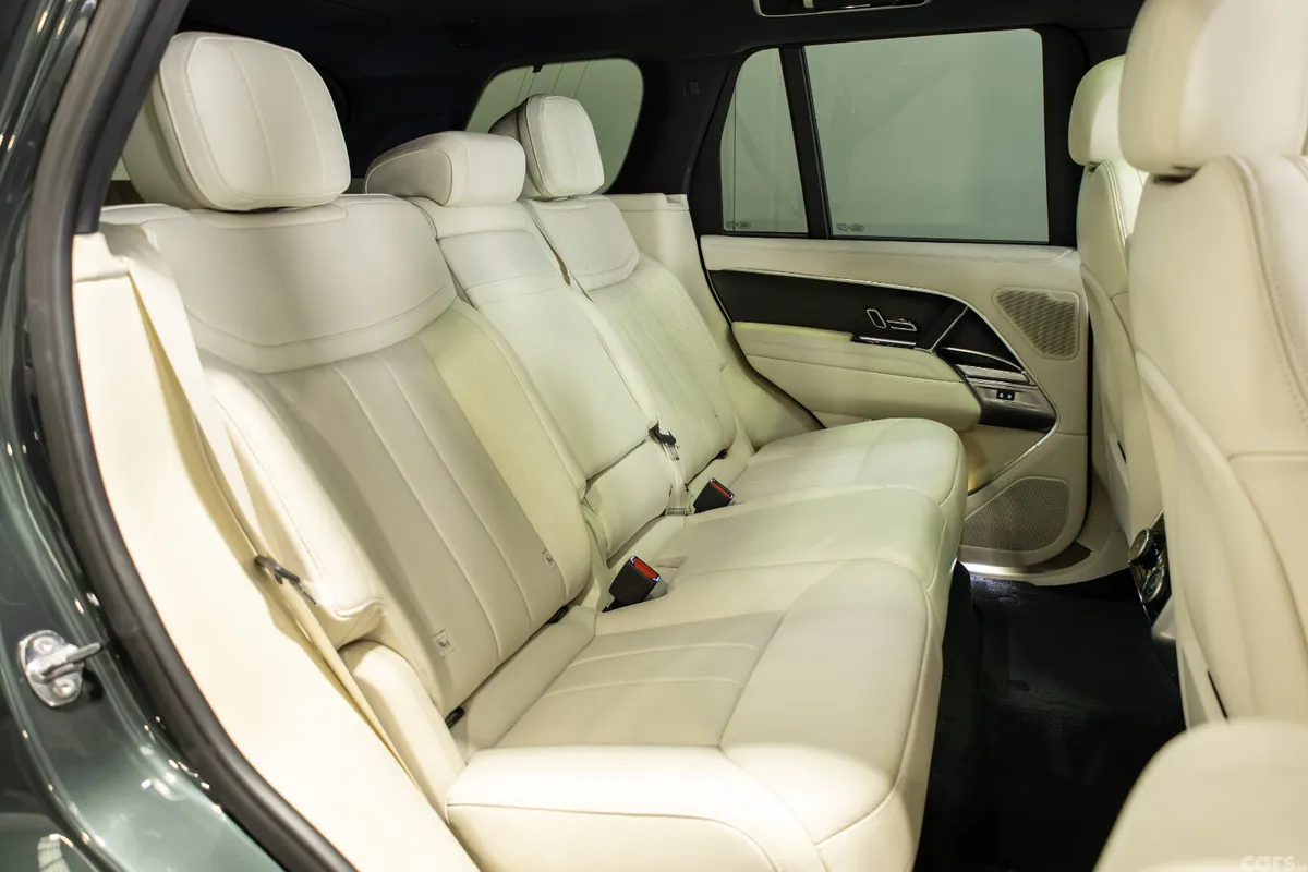 Land Rover Range Rover SUV, Petrol Plug-in Hybrid, 2024, Green