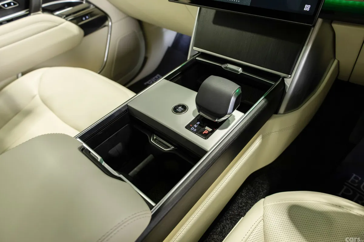 Land Rover Range Rover SUV, Petrol Plug-in Hybrid, 2024, Green