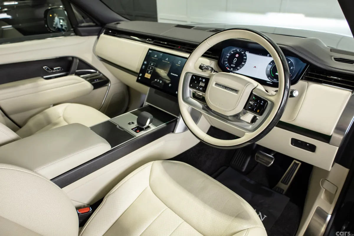Land Rover Range Rover SUV, Petrol Plug-in Hybrid, 2024, Green