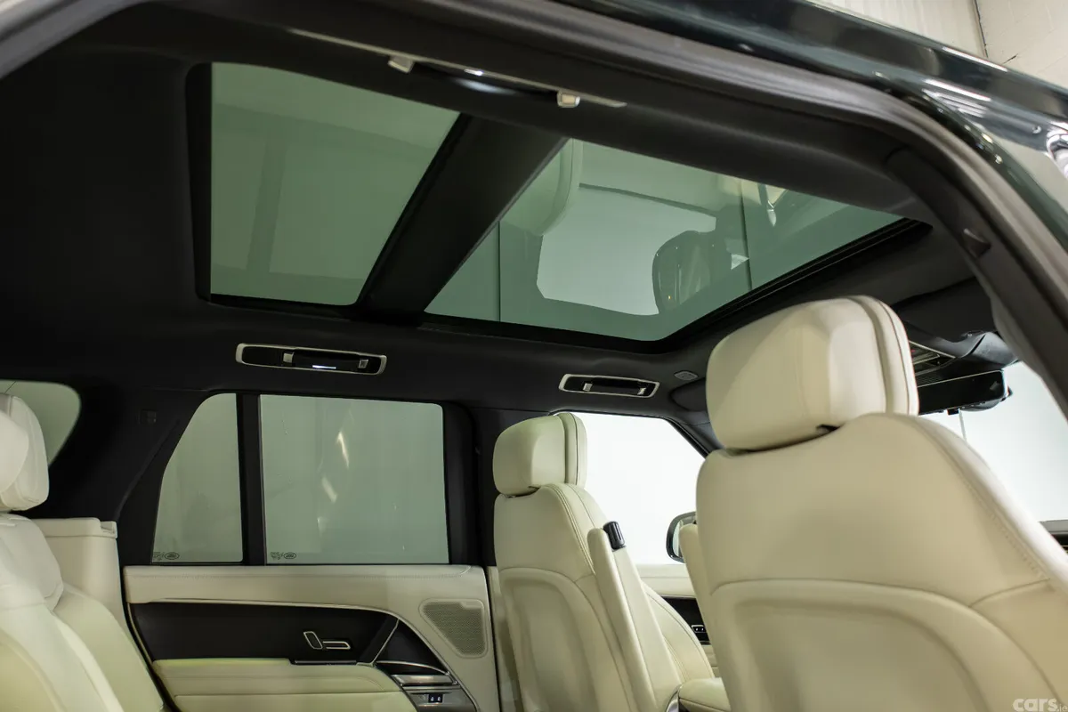 Land Rover Range Rover SUV, Petrol Plug-in Hybrid, 2024, Green