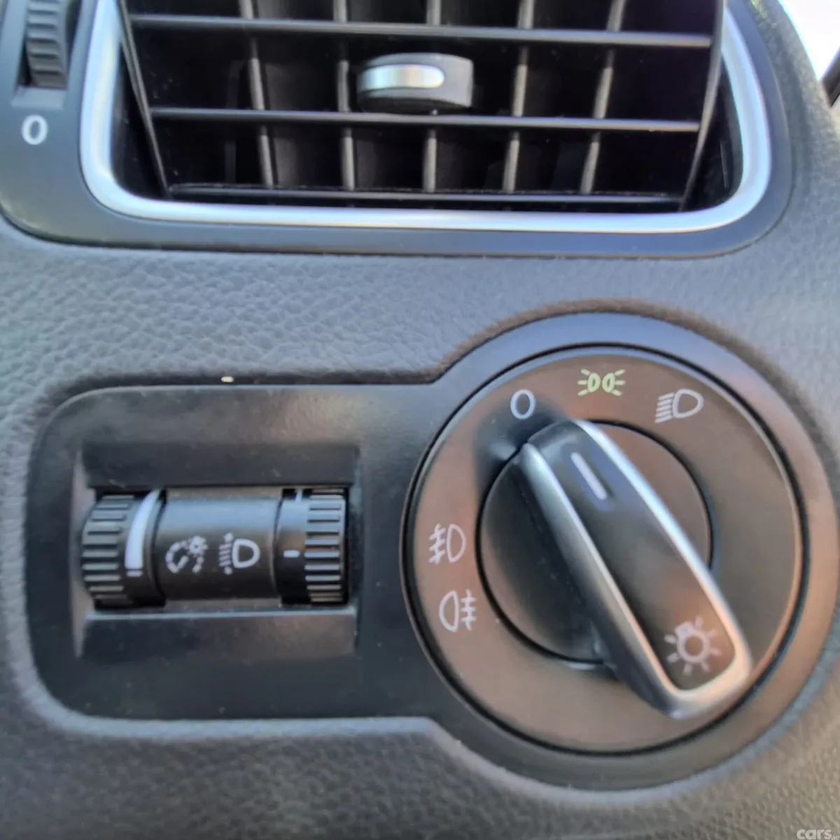 Volkswagen Polo Hatchback, Petrol, 2014, White