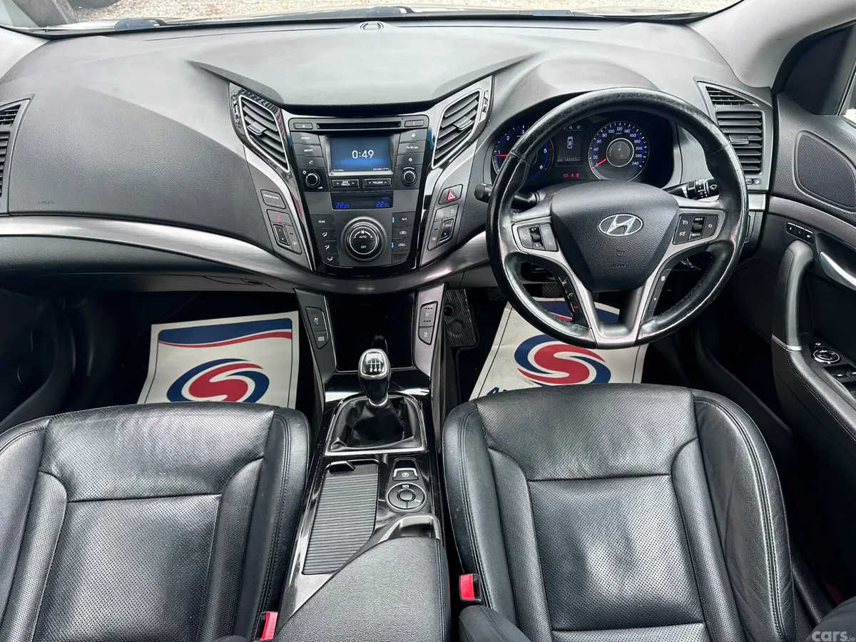 Hyundai i40 Saloon, Diesel, 2016, Beige