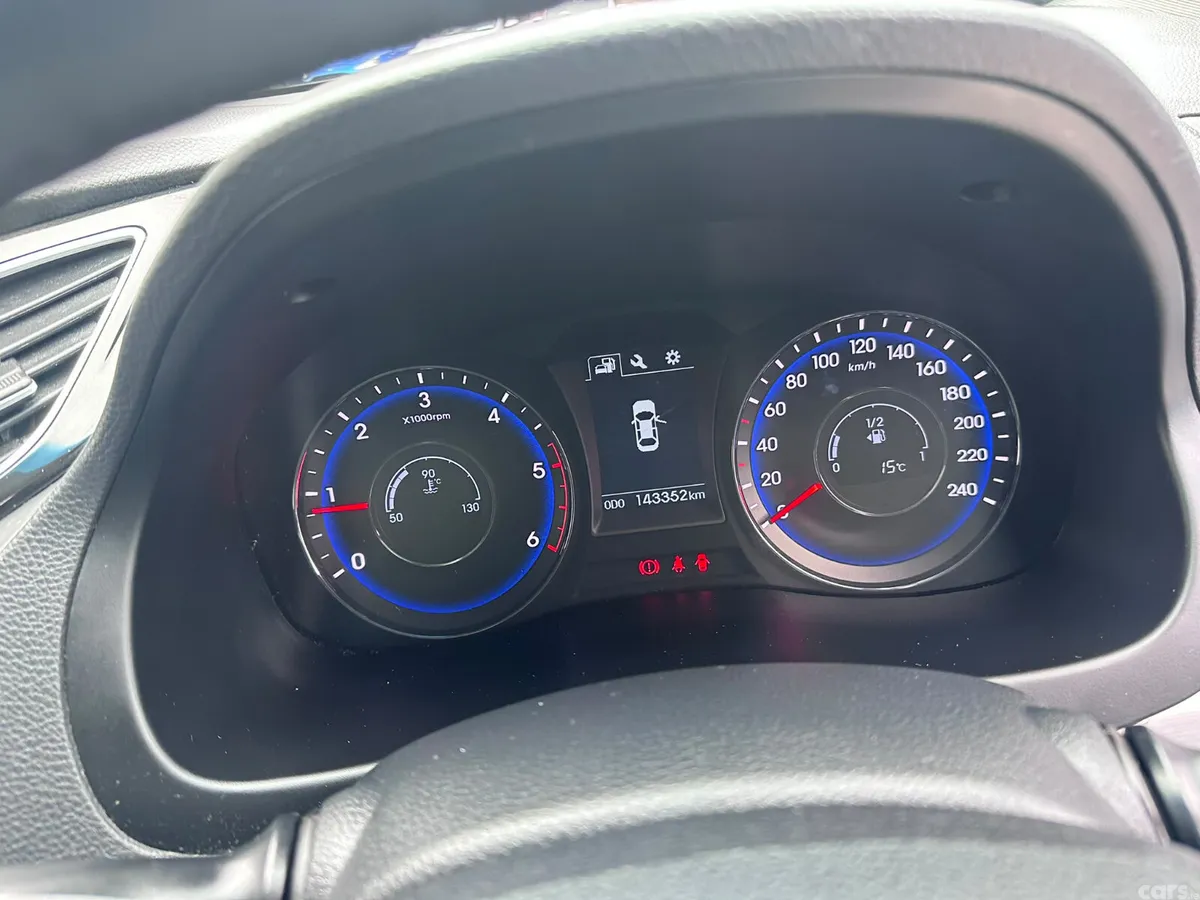 Hyundai i40 Saloon, Diesel, 2016, Beige