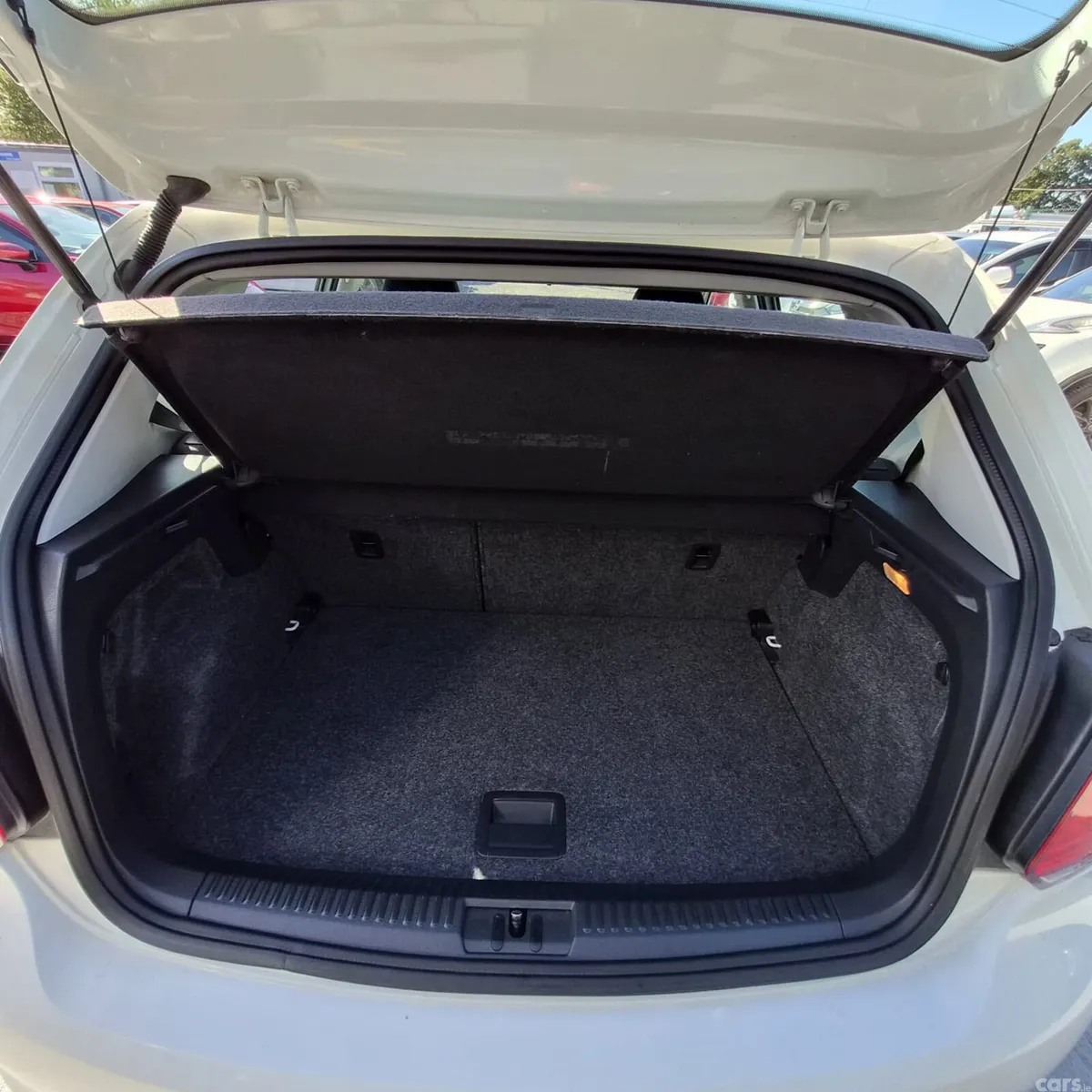 Volkswagen Polo Hatchback, Petrol, 2014, White