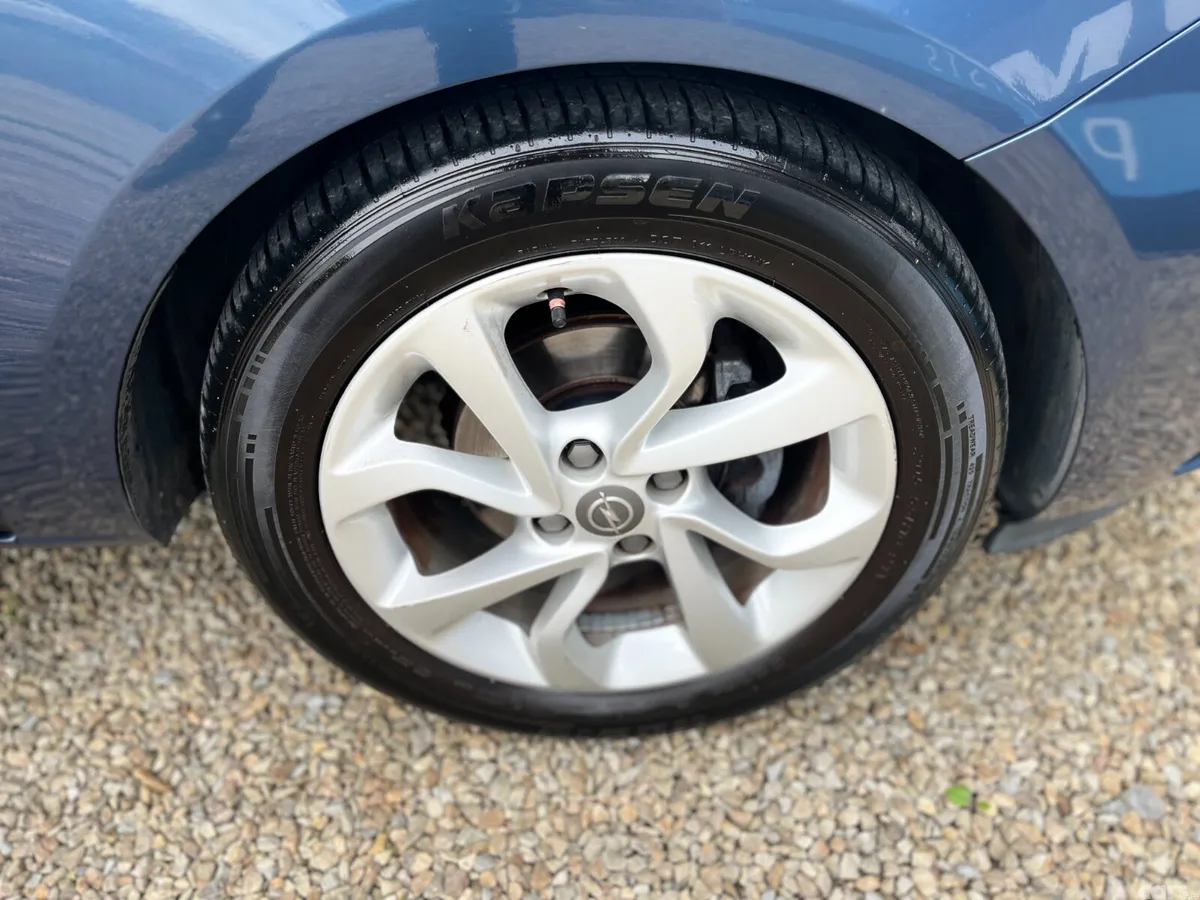 Opel Corsa Hatchback, Petrol, 2015, Blue